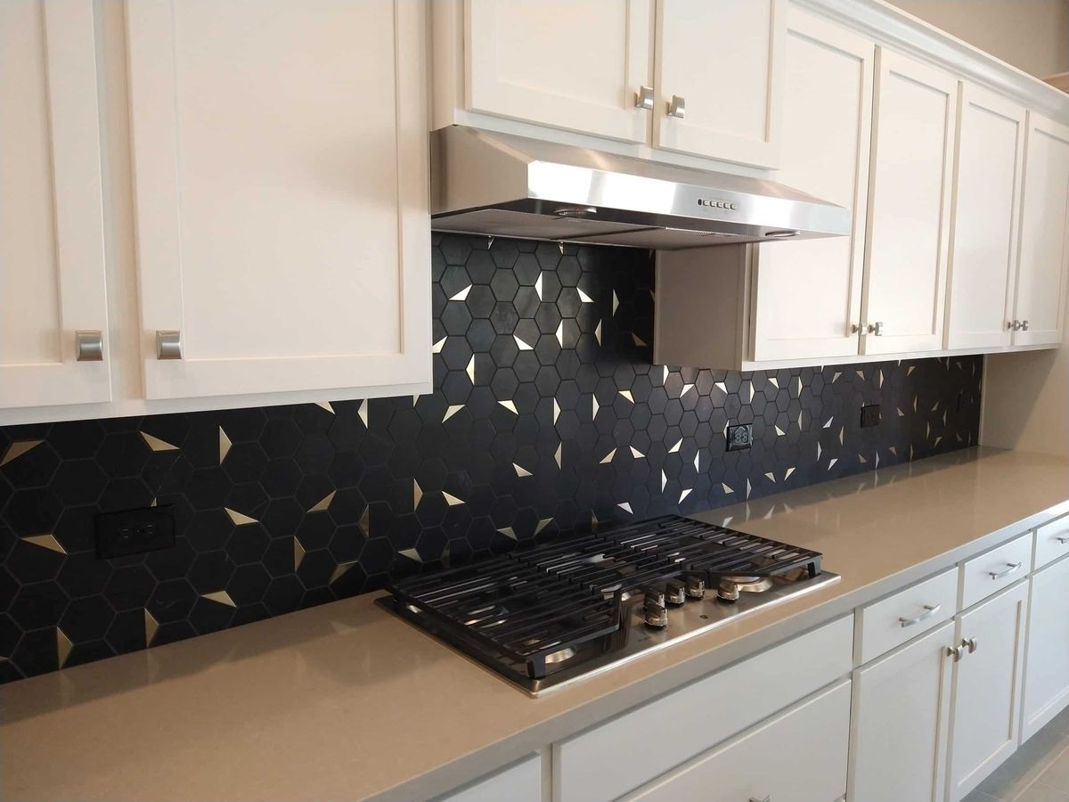 Patterned kitchen backsplash